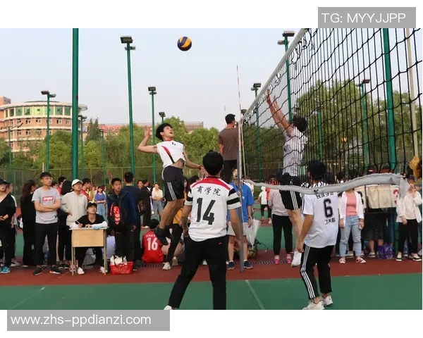 陕西长安竞技足球队员奋勇拼搏展现团队精神与竞技风采